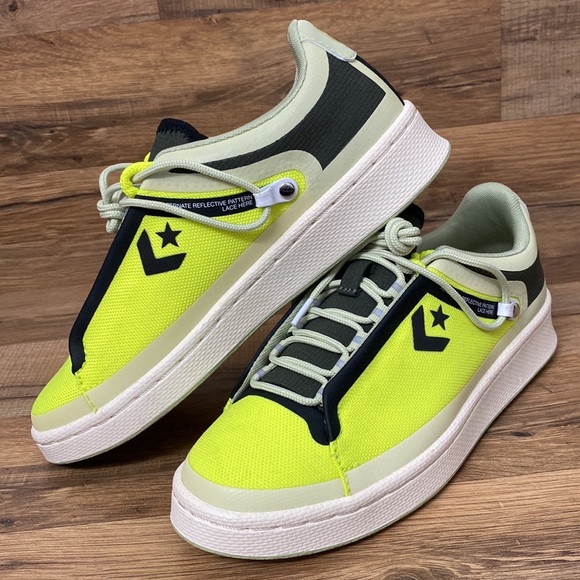 CONVERSE LOW TOP BRAND NEW - Picture 2 of 9